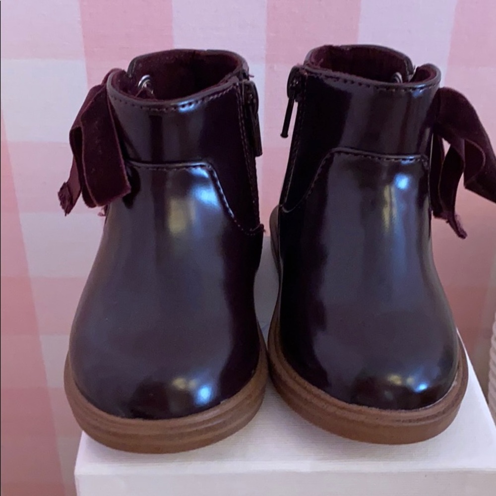 Zara baby size 19 burgundy boot with velvet bow